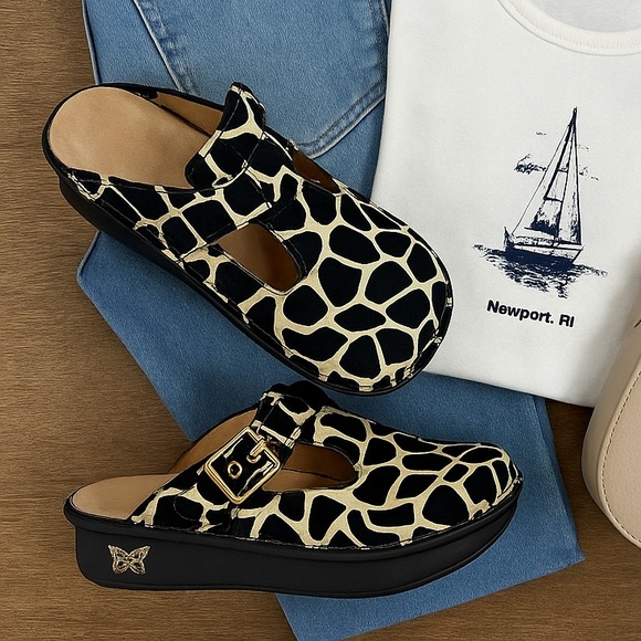 Alegria by PG Lite Happy Feet Mary Jane Clogs – Black Giraffe Print (ALG-404) - Picture 1 of 11